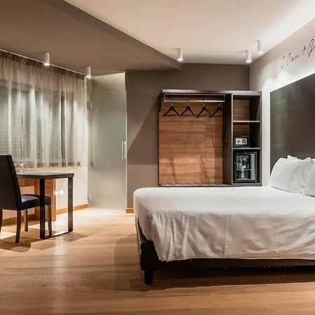 Отель Astor 4*